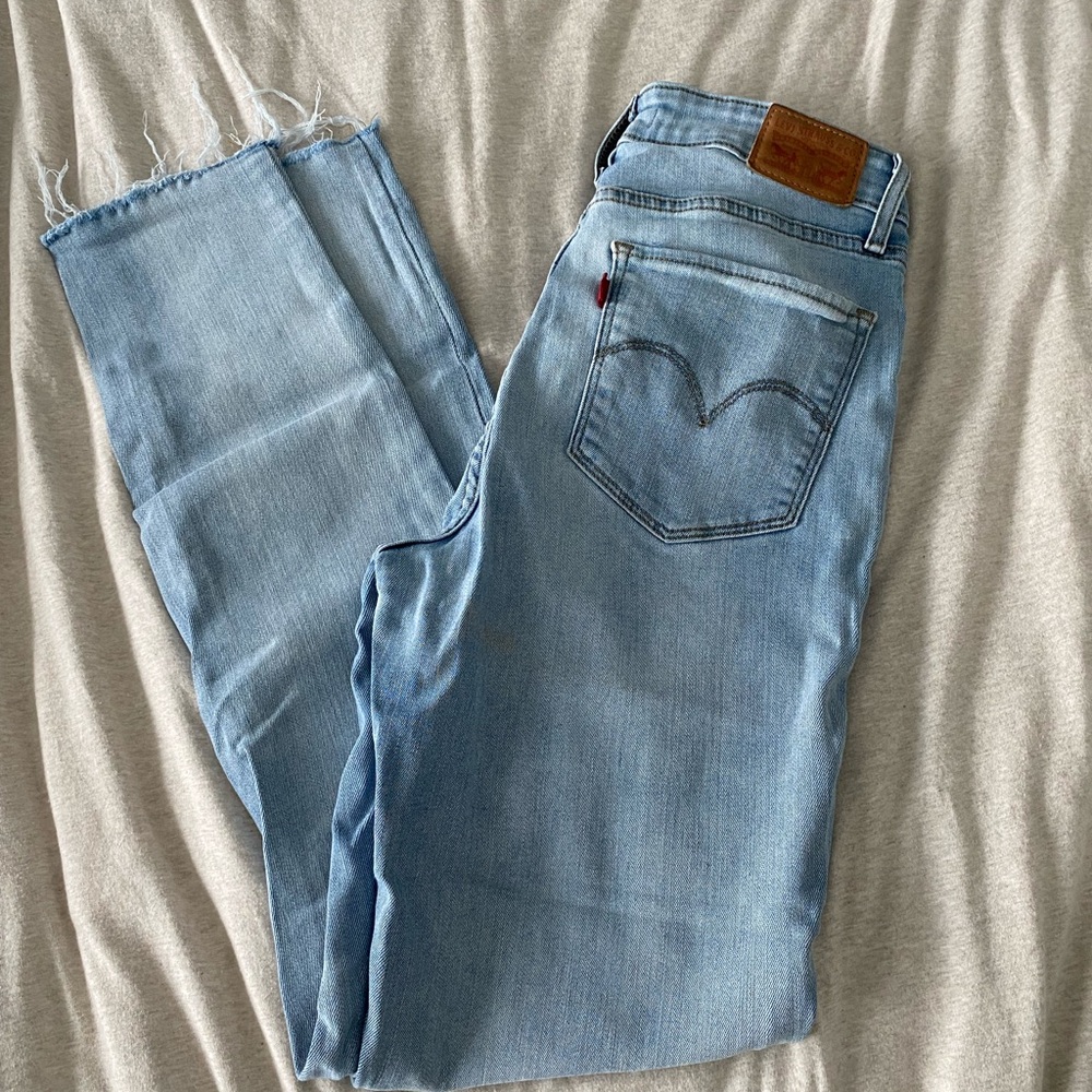 Levi's 721 high-waisted skinny jeans, light wash